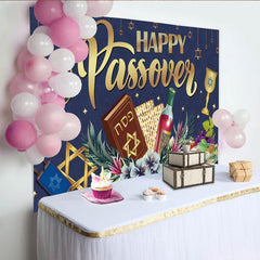 Lofaris Toile de fond joyeux Pessa'h avec menorah et vin, decoration traditionnelle pour celebration familiale