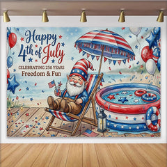 Lofaris Toile de fond joyeuse pour la Fête de l'Indépendance avec gnome et décor patriotique, arrière-plan de plage estival pour célébration