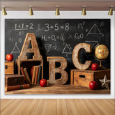 Lofaris Toile de fond pour la rentrée scolaire tableau noir et lettres ABC, décor de classe vintage avec livres et globe pour studio photo