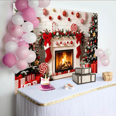 Lofaris Toile de fond de Noël festive avec sapins enneigés et cheminée chaleureuse, magnifique arrière-plan pour célébrations de fin d'année