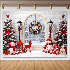 Lofaris Toile de fond de Noël avec fenêtre enneigée et sapins décorés, magnifique arrière-plan hivernal pour studio photo et fête