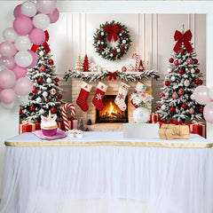Lofaris Toile de fond de Noël avec sapins enneigés, cheminée et cadeaux, décor festif rouge et blanc pour photographie d'hiver