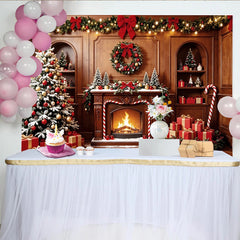 Lofaris Toile de fond de Noël traditionnelle avec sapin enneigé et cheminée, élégant décor de fête pour studio photo et célébrations hivernales