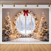 Lofaris Toile de fond de Noël enneigée avec sapins illuminés et fenêtre hivernale, décor festif pour studio photo et fête