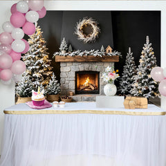 Lofaris Toile de fond de Noël enneigée avec cheminée et arbres lumineux, décor hivernal chaleureux pour studio photo et fête de famille