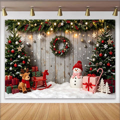 Lofaris Toile de fond de Noël avec sapins enneigés, bonhomme de neige et cadeaux, décor rustique en bois pour photographie de fête