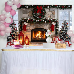 Lofaris Toile de fond de Noël cheminée en pierre avec sapins enneigés et cadeaux, décor festif chaleureux pour séances photo et célébrations