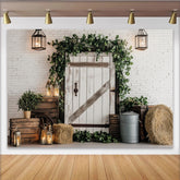 Lofaris Toile de fond de photographie rustique porte de grange avec verdure et caisses en bois, arrière-plan de ferme pour portrait