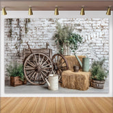 Lofaris Toile de fond de photographie rustique mur de briques blanchi et roues en bois, décor vintage avec balles de foin et verdure