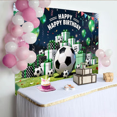 Lofaris Toile de fond anniversaire football avec ballons verts et cadeaux, arrière-plan de stade pour fête d'enfants