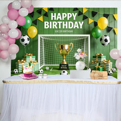 Lofaris Toile de fond joyeux anniversaire football avec trophée et ballons, décor de terrain de sport pour fête d'enfants et séance photo