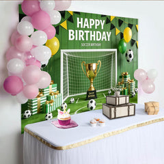 Lofaris Toile de fond joyeux anniversaire football avec trophée et ballons, décor de terrain de sport pour fête d'enfants et séance photo