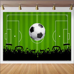 Lofaris Toile de fond football pour anniversaire avec terrain vert, ballon géant et foule en liesse, décor de fête sportif pour studio photo
