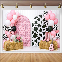 Lofaris, Toile de fond rose imprimé vache pour anniversaire cowgirl, décor de fête western avec ballons et bottes