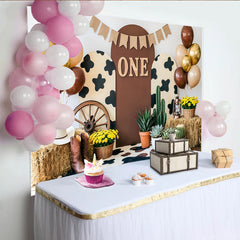 Lofaris Toile de fond pour 1er anniversaire western avec imprimé vache et bottes, décor rustique pour séance photo avec ballons et cactus