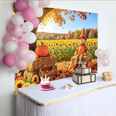 Découvrez Toile de fond automne avec citrouilles et tournesols, magnifique arrière-plan de récolte pour studio photo