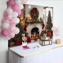Lofaris Toile de fond de Noël cheminée briques blanches et sapins décorés, magnifique arrière-plan festif pour studio photo hivernal