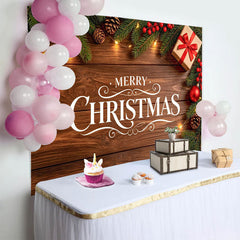 Lofaris Toile de fond de Noël en bois avec branches de pin, baies rouges et lumières, arrière-plan festif pour studio photo