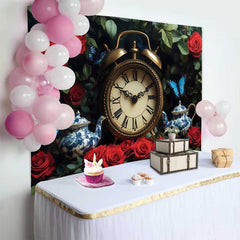 Lofaris Fond de Mariage Jardin Enchanté avec Horloge Vintage, Roses Rouges et Théières Papillons Bleus