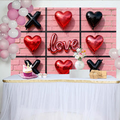 Lofaris Toile de fond romantique avec cœurs rouges et ballons amour, pour la Saint-Valentin, motif tic-tac-toe et mur de briques roses.