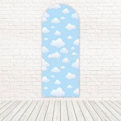 Toile de fond pour arche humeur brise paisible nuages ciel bleu pour shoot ensoleillé