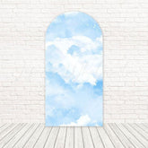 Toile de fond pour arche calme ciel bleu nuages doux pour shoot thème rêve bébé