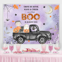 Un petit boo est presque dû fond de douche de bébé violet