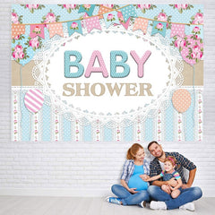 Toile de fond de douche de bébé sur le thème des drapeaux de fleurs bleues et roses
