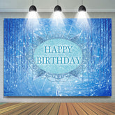 Toile de fond d'anniversaire en cristal bleu et scintillant au-dessus de la mer