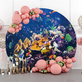 Récif De Corail Coloré Et Toile De Fond D'été Ronde De Petits Poissons