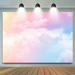 Bannière de fond de nuage lisse coloré pour la fête d'anniversaire