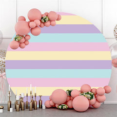Toile de fond ronde de joyeux anniversaire à rayures colorées pour fille