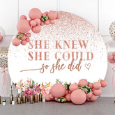 Floral, elle savait qu'elle pouvait arrondir la toile de fond de l'obtention du dipl?me