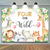 Toile de fond florale rose pour 4e anniversaire de quatre animaux sauvages pour filles