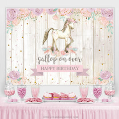 Galop sur fond d'anniversaire de cheval en bois floral