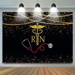 Toile de fond sur le thème du stéthoscope doré et bokeh scintillant