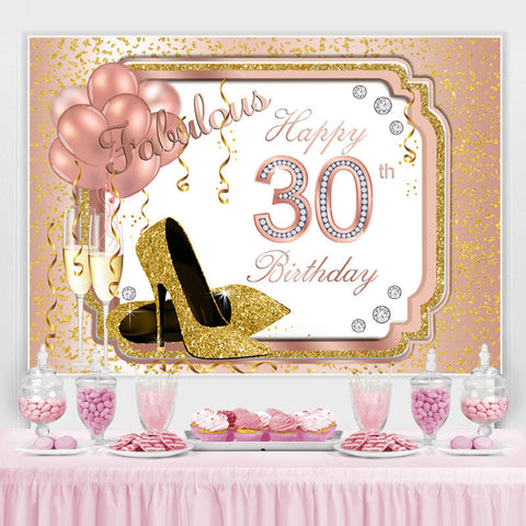 Talons scintillants dorés et toile de fond du 30e anniversaire du ballon rose Talons scintillants dorés et toile de fond du 30e anniversaire du ballon rose