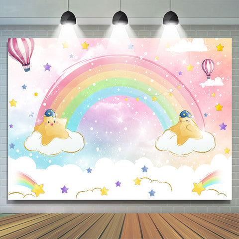 Ciel rose avec toile de fond d'anniversaire arc-en-ciel et nuages Ciel rose avec toile de fond d'anniversaire arc-en-ciel et nuages
