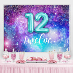 Toile de fond du 12e anniversaire de l'univers étoilé violet et bleu
