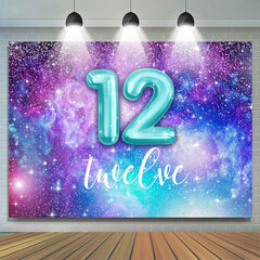 Toile de fond du 12e anniversaire de l'univers étoilé violet et bleu