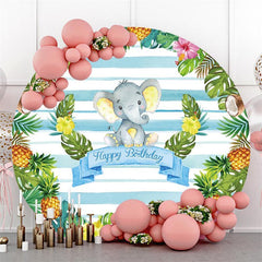 Plantes rondes avec toile de fond d'anniversaire de petit éléphant