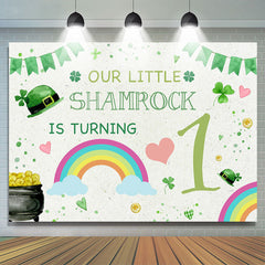 Shamerock tourne 1 toile de fond d'anniversaire arc-en-ciel