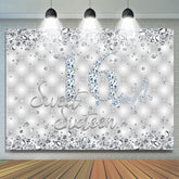 Toile de fond d'anniversaire de Sweet Sixteen Silver Diamond Shiny