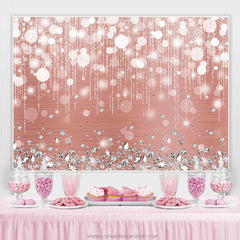 Toile de fond de fête d'anniversaire rose foncé bokeh diamants argentés