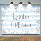 Toile de fond d'anniversaire rayé et bleu hiver 1 Decland