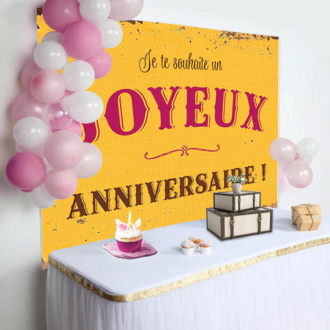 Toile de fond heureux anniversaire ancien jaune