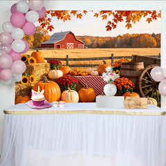 Lofaris. Toile de fond d'automne rustique avec citrouilles et grange, arrière-plan de récolte pour studio photo et portraits