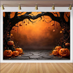 Lofaris Toile de fond d'Halloween avec citrouilles sculptées et arbre sombre, feuilles d'automne et sol fissuré, décor effrayant pour fête