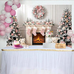 Lofaris Toile de fond de Noël rose élégante avec cheminée et sapins enneigés, magnifique arrière-plan pour studio photo et fête d'hiver