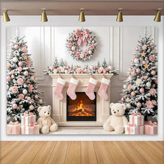 Lofaris Toile de fond de Noël rose élégante avec cheminée et sapins enneigés, magnifique arrière-plan pour studio photo et fête d'hiver